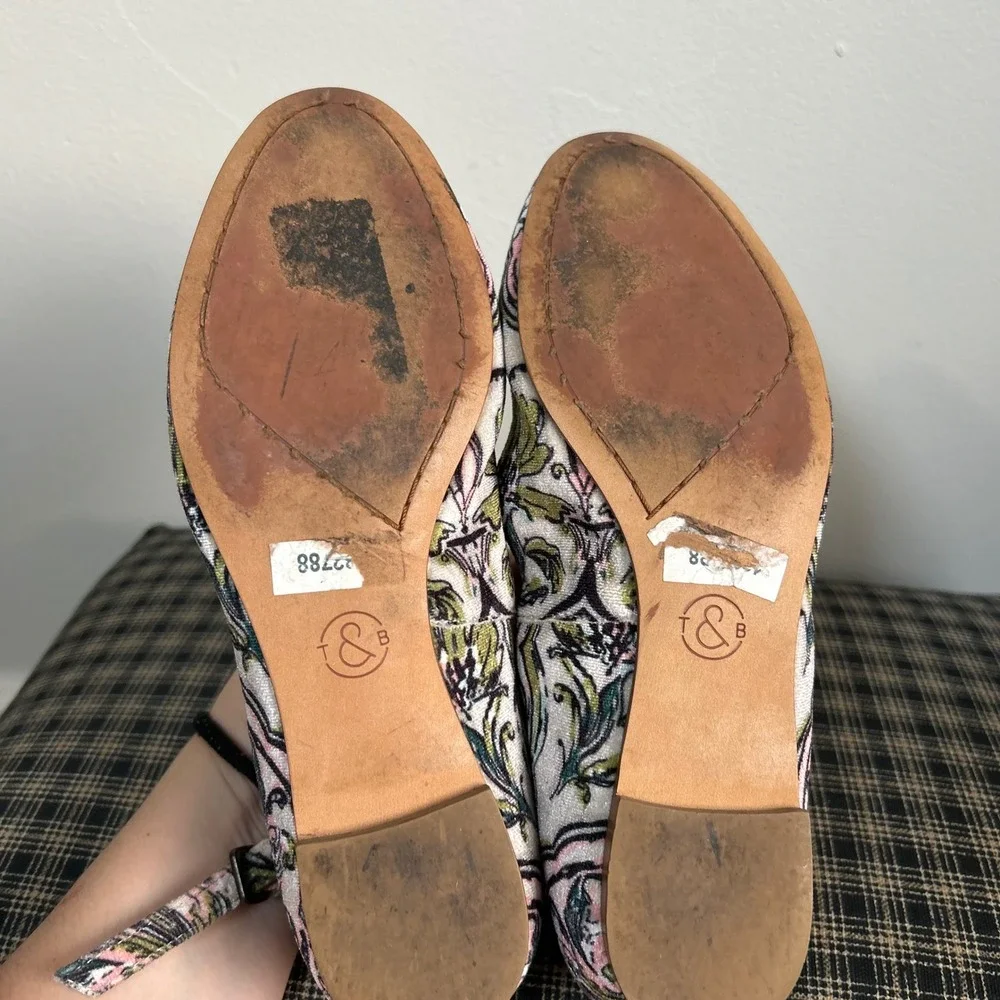 GUC Treasure & Bond Flats Ankle Strap Size 6.5M Multicolor Floral Tapestry